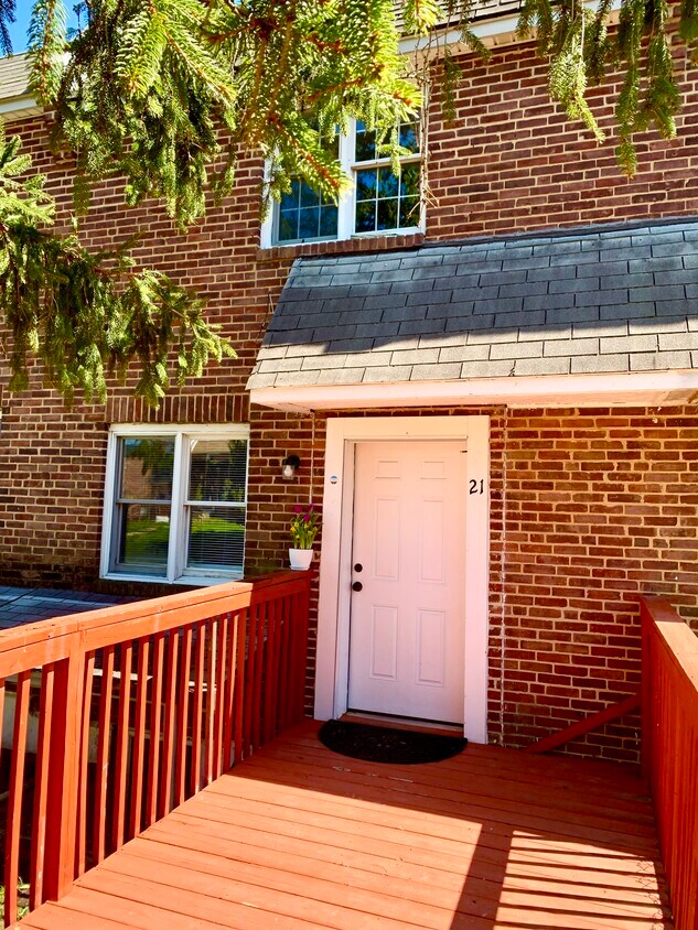 21 Madison Dr, Newark, DE 19711 Townhome Rentals in Newark DE