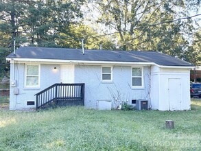 Building Photo - 3000 Rodman St