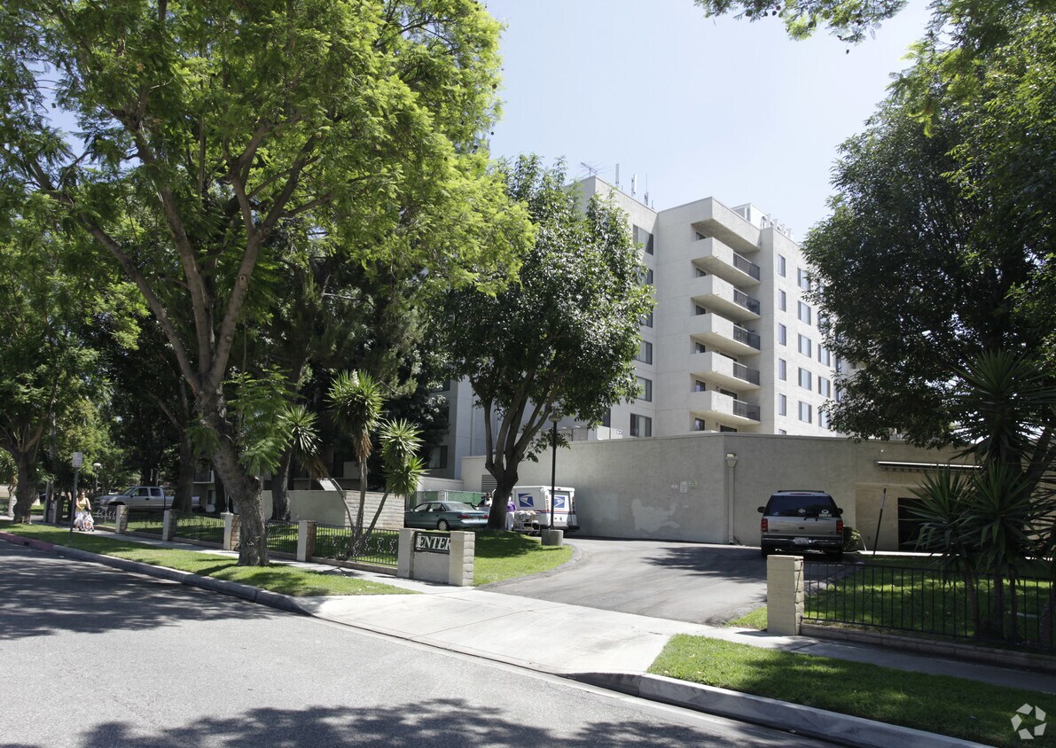Building Photo - Dino Papavero Senior Centre Apartments