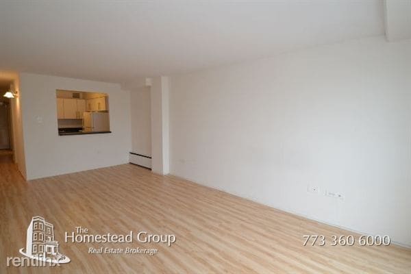 Building Photo - 441 W Oakdale Ave