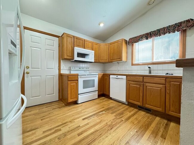 Building Photo - Wonderful Home in Adriel Hills