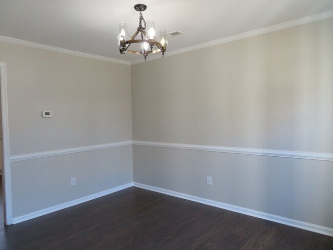Building Photo - Two Story Colonial in Hampton