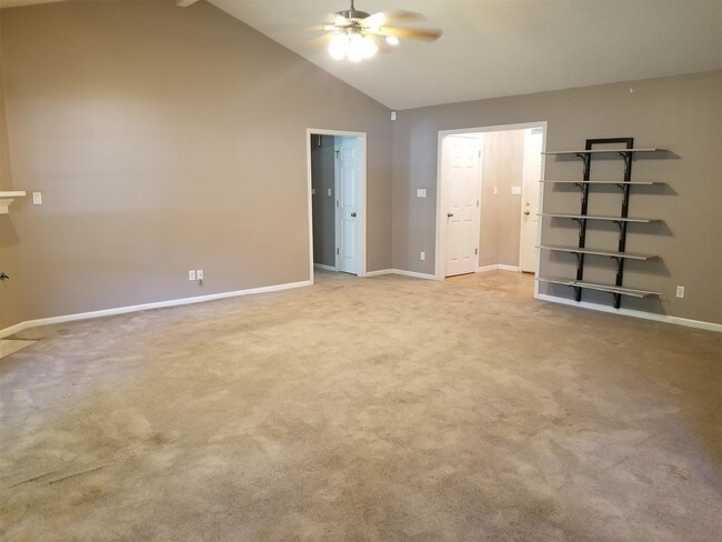 Building Photo - 3 Deer Creek Dr