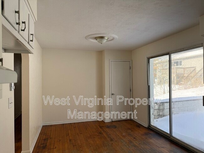 Foto del edificio - 309 E Prince St