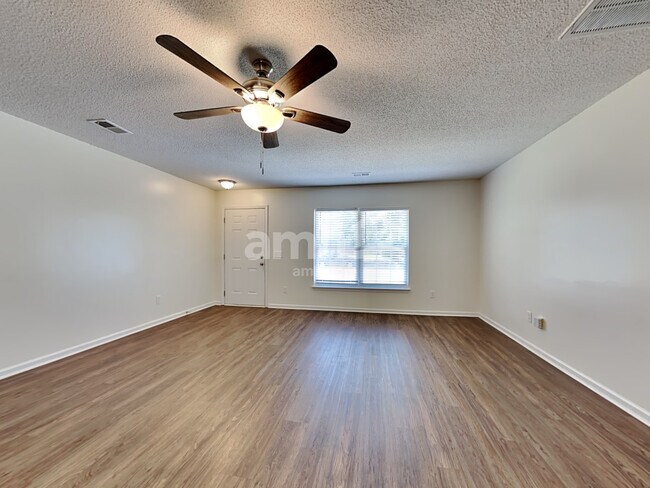 Foto del edificio - 3010 Kinswood Ln