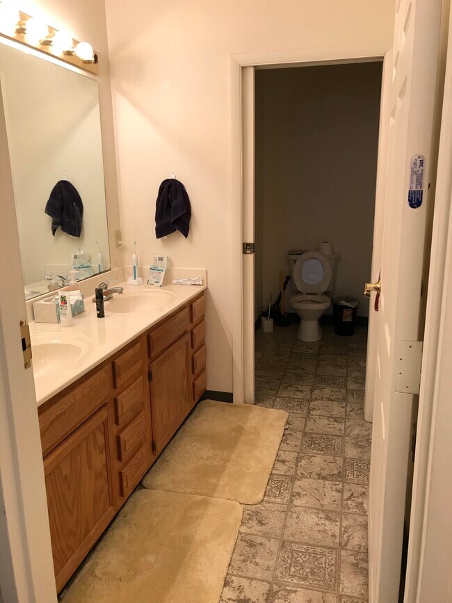 Foto del edificio - 875 Willard St