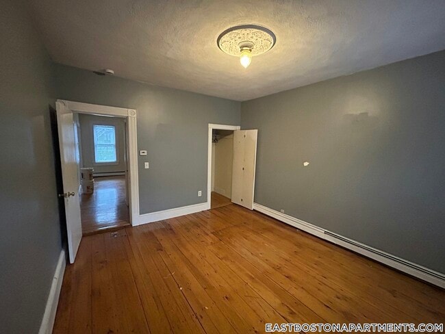 Building Photo - 284 Chelsea St