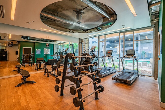Foto del edificio - 333 E Roosevelt St