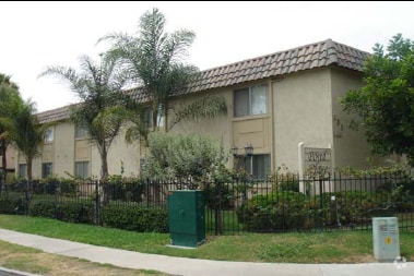 Building Photo - Pond Place