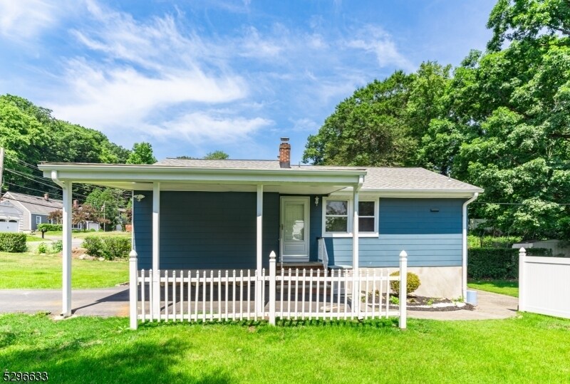 Primary Photo - 80 White Meadow Rd