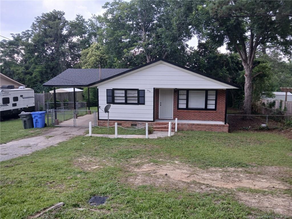 Foto principal - 3934 Village Dr