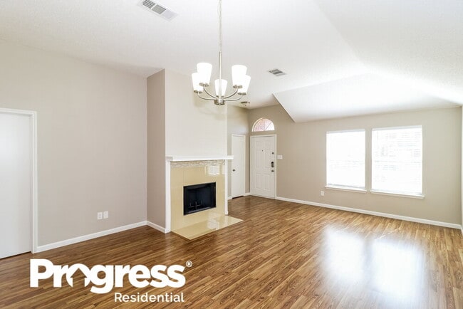 Building Photo - 327 Tioga Dr