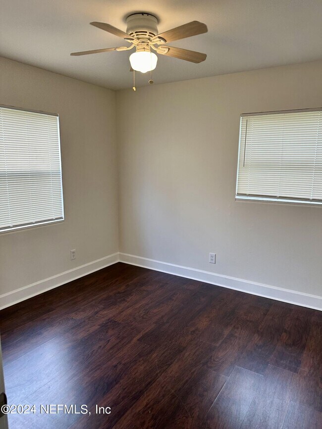 Foto del edificio - 13540 Gillespie Ave