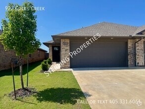Building Photo - 922 Coles Creek