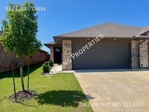 Building Photo - 922 Coles Creek