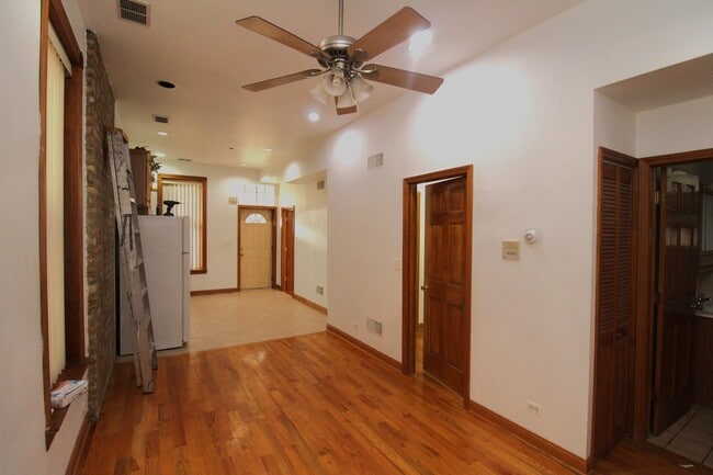 Foto del edificio - 1335 W Huron St