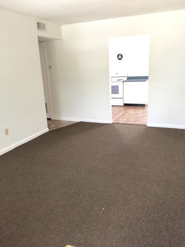 Pine Ridge Apartments at Shalimar Rentals Shalimar, FL