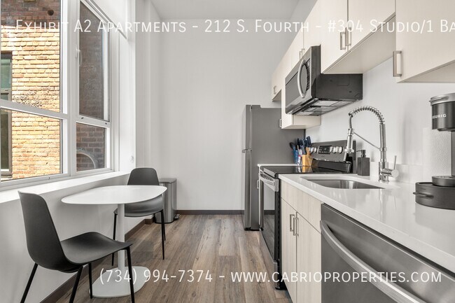 Foto del edificio - Exhibit A2 Apartments - 212 S. Fourth -#304 Studio/1 Bath