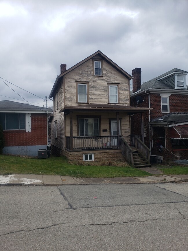 Building Photo - 312 35th St