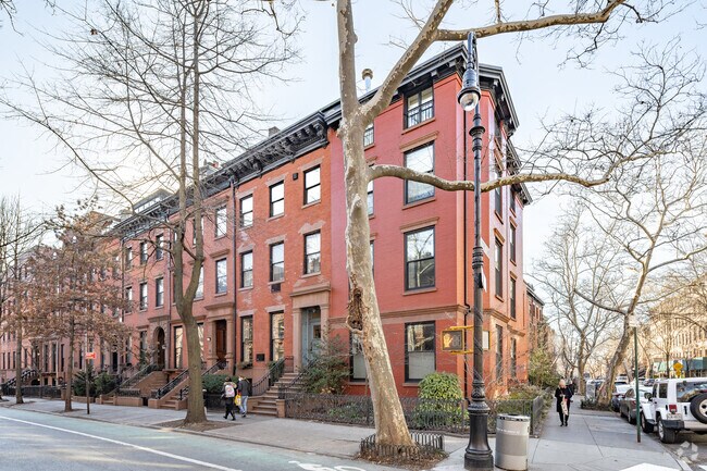 Foto del edificio - 242 Henry St