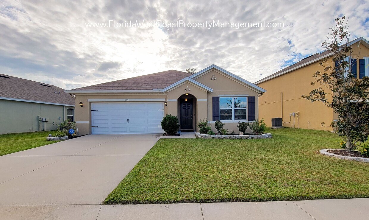 LOVELY 3 BEDROOM/2 BATH HOME WITH FENCED YARD! WILLOW WALK- PALMETTO!!! - LOVELY 3 BEDROOM/2 BATH HOME WITH FENCED YARD! WILLOW WALK- PALMETTO!!!
