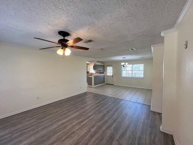 Foto del edificio - 8849 Timber Ln