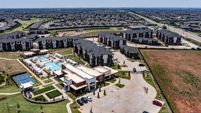 Building Photo - 35 Degrees North Apartment Homes