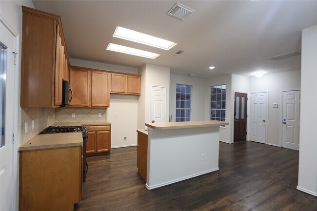 Foto del edificio - 14407 Birch Knoll Ln