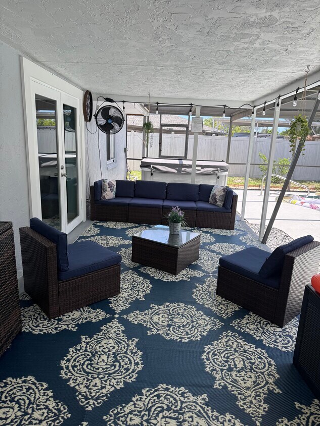 Foto principal - 7342 Uranus Dr