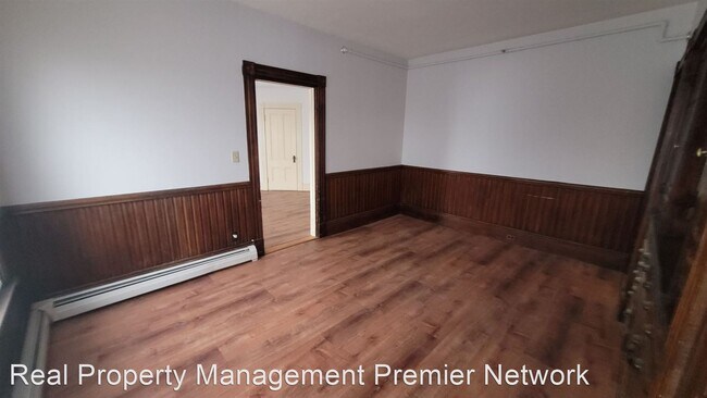 Building Photo - 3 br, 1 bath House - 77 Wakefield St Apt #3