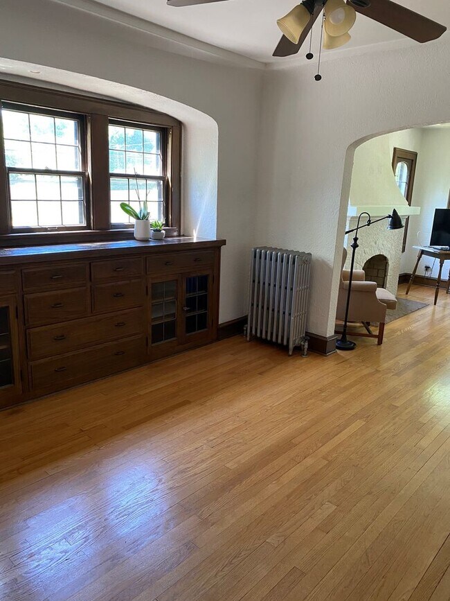 Foto del edificio - 3810 N Bartlett Ave