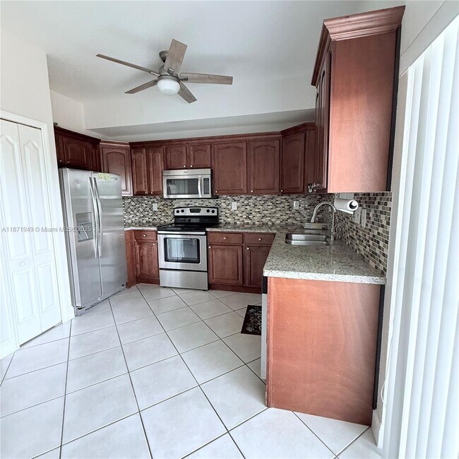 Foto del edificio - 9020 W Flagler St