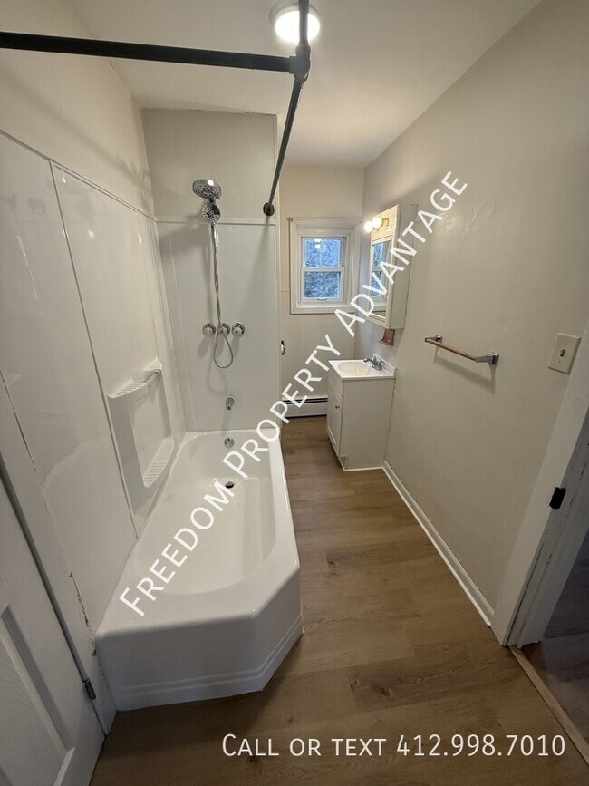 Foto del edificio - 1305 Stem St