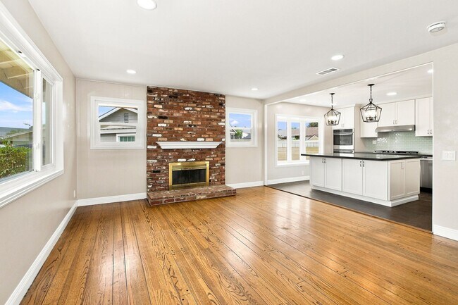 Building Photo - 2779 Cornell Pl
