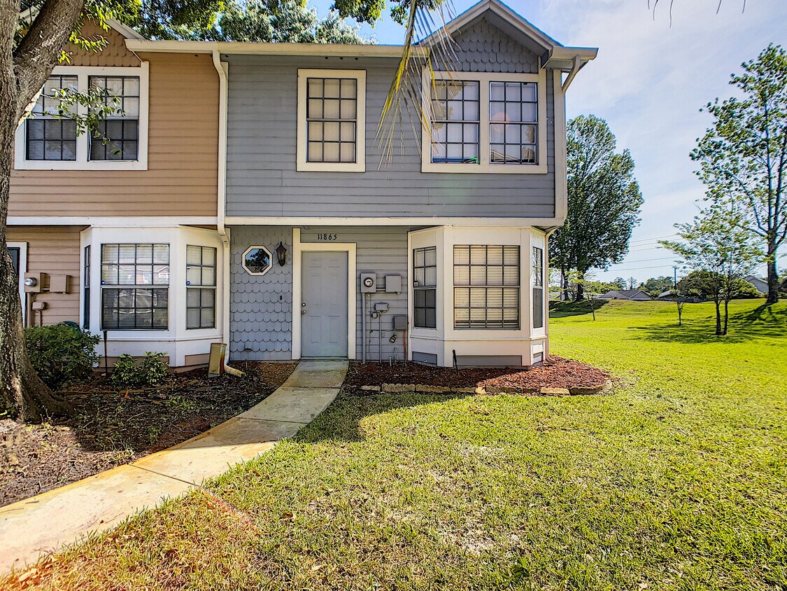 Foto principal - 11865 Mintwood Ct