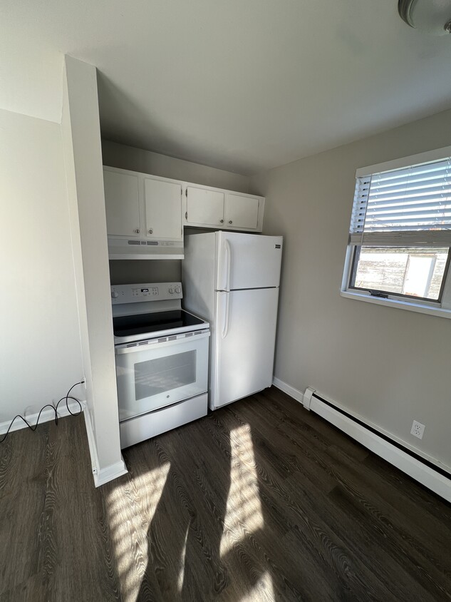 1017 3rd Ave Unit 1017, Coraopolis, PA 15108 Apartments in Coraopolis