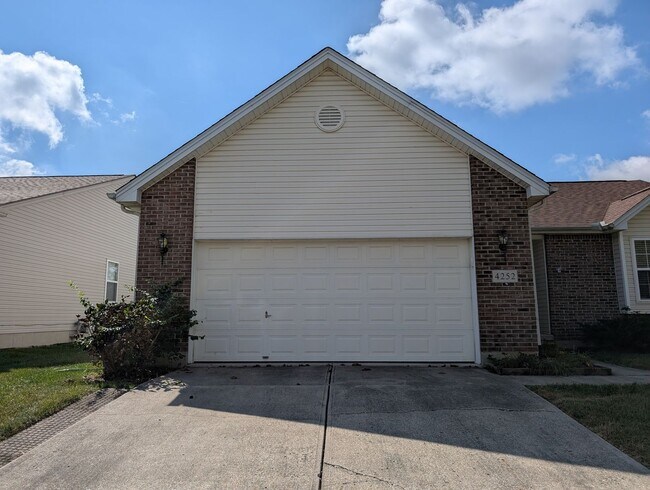 Foto del edificio - AVAILABLE NOW! 3 Bedroom Ranch with 2 Full...