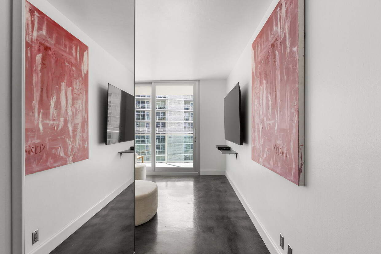 Photo - 1000 West Ave (Miami Beach, FL)