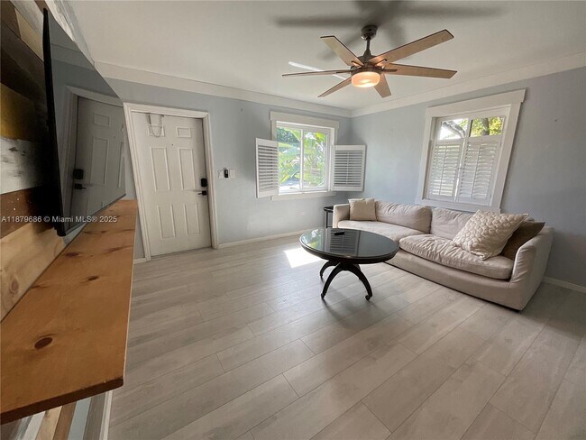 Foto del edificio - 385 NW 129th St