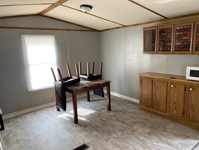 Building Photo - 49 Coach Dr