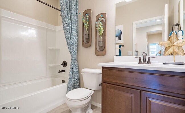 Foto del edificio - 1594 E Kingman Pl