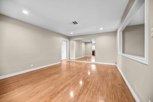 Building Photo - 17220 Elkwood St