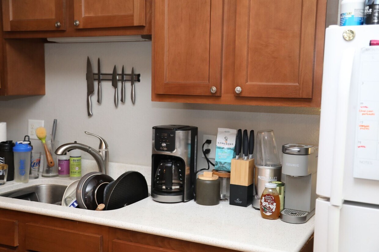 Foto principal - 3 Bedroom with Laundry and Off Street Park...