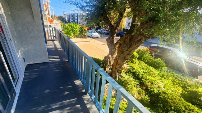 Foto del edificio - 1246 Brockton Ave