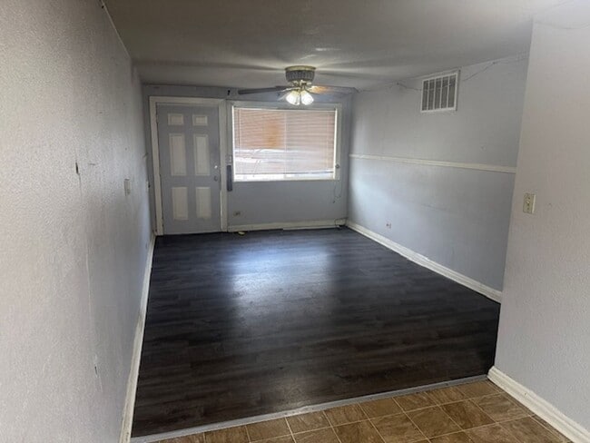 Building Photo - 1-Bedroom Apartment in Commerce City