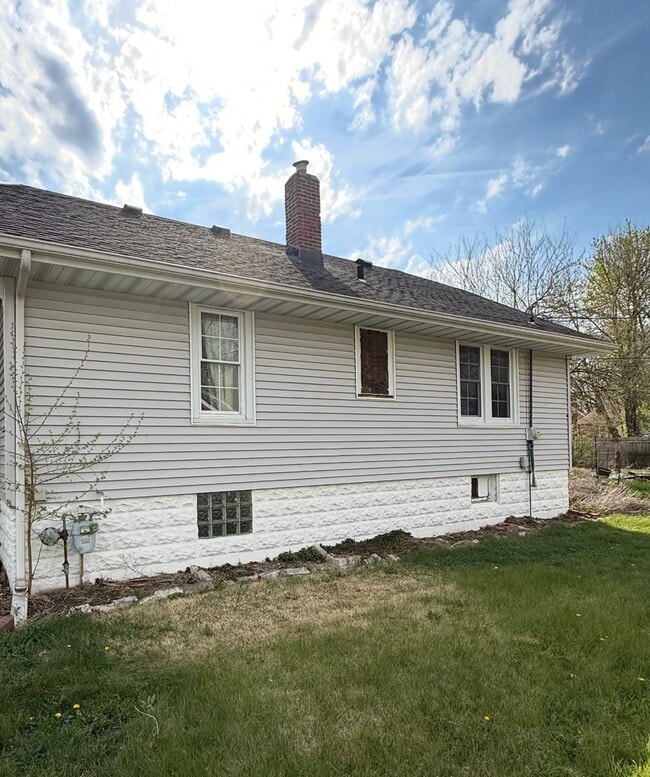 Building Photo - 1237 E Johns Ave