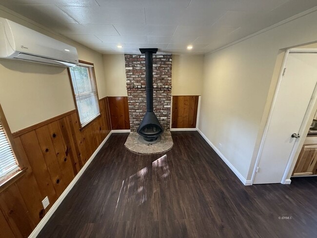 Building Photo - 54605 N Circle Dr