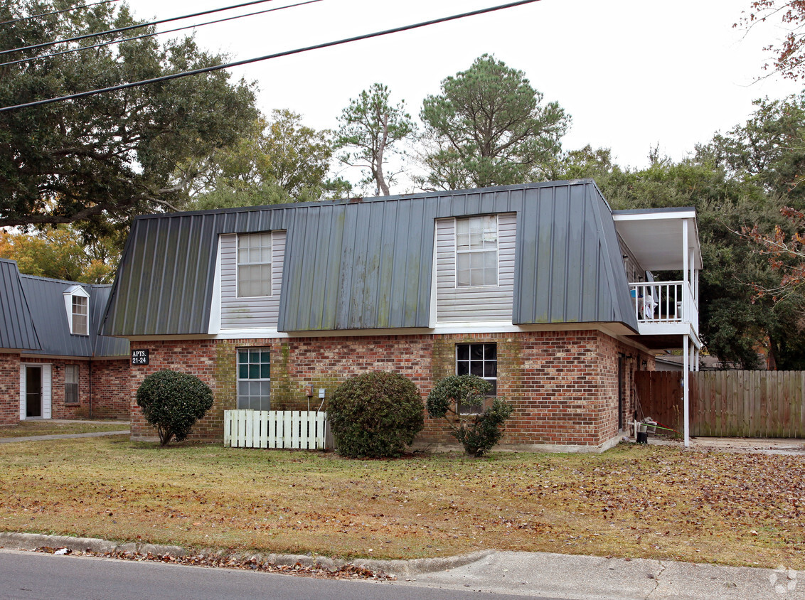 Primary Photo - Bayou Villa Apartments