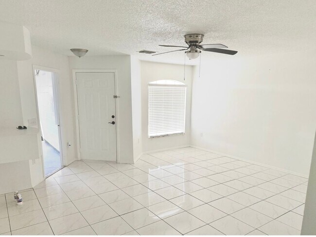 Building Photo - 2135 Jessa Dr