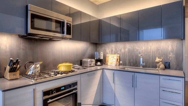 Photo - 620 W Division St Apartment